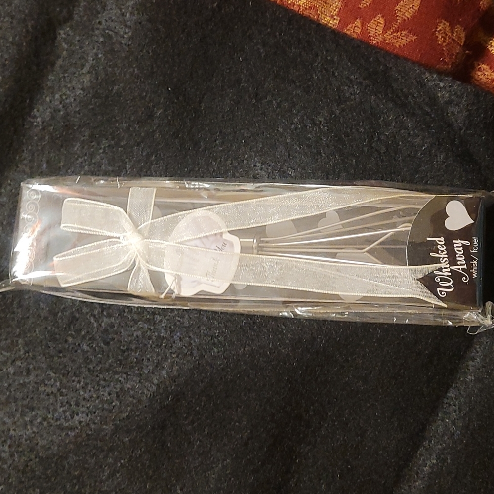 NWT 2 small wire wisks in packages